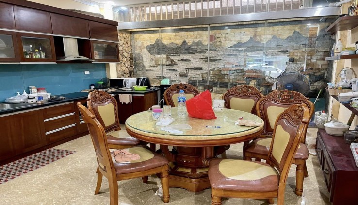 CHO THUÊ NHÀ LIỀN KỀ Ô TÔ TRÁNH NGUYỄN VĂN LỘC 4 TẦNG, 78M2, 4N, 4 WC Ở, VP - 33 TRIỆU (CÓ TL)